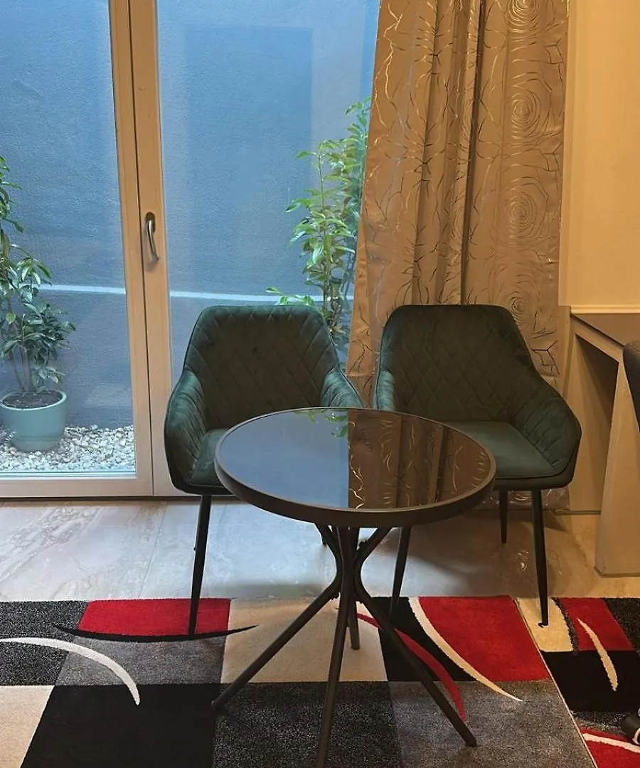 One Room Apartment With Kitchen, And Private Bathroom Near To S8 Train Line München 0*,  Duitsland