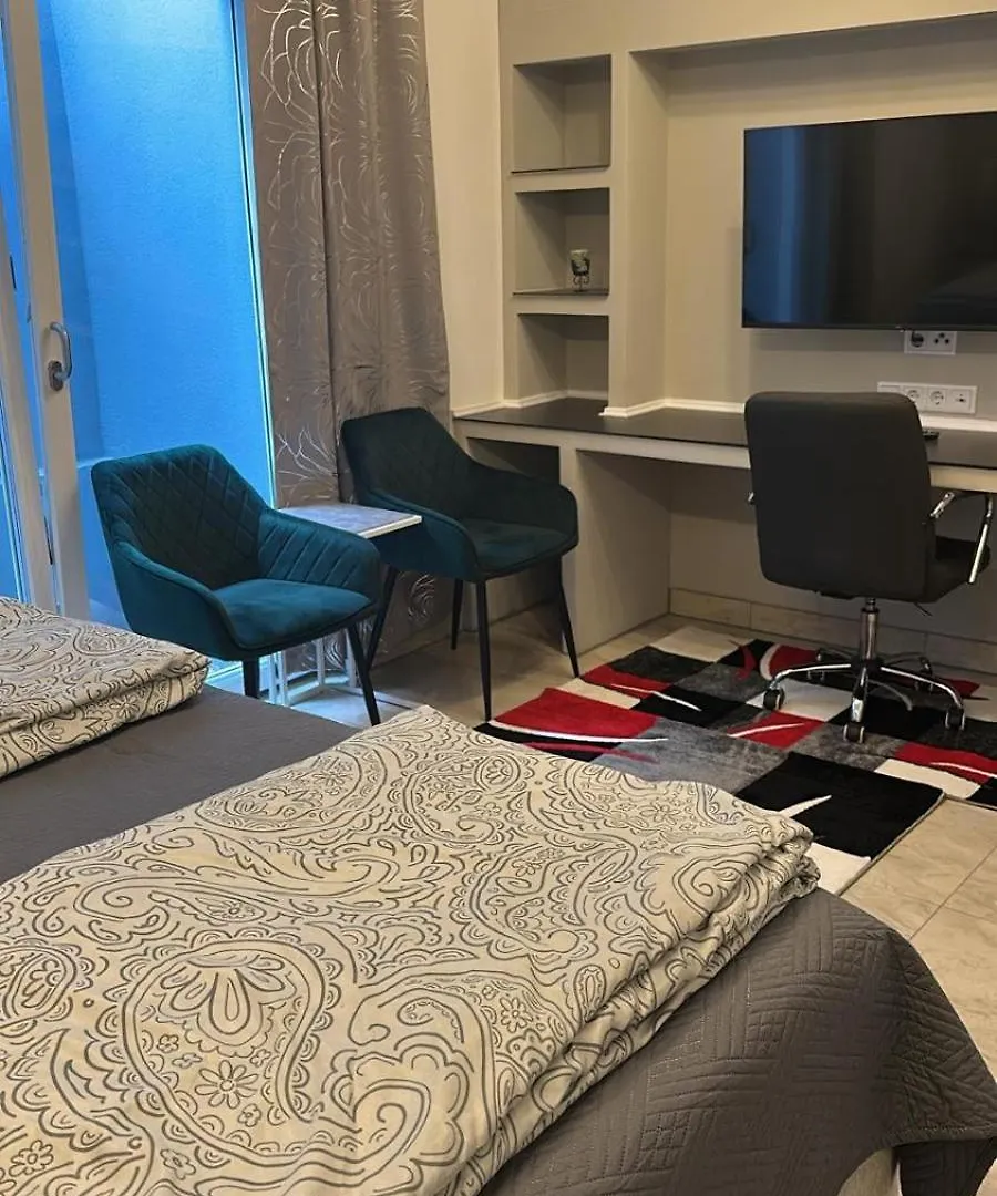 One Room Apartment With Kitchen, And Private Bathroom Near To S8 Train Line 慕尼黑 德国